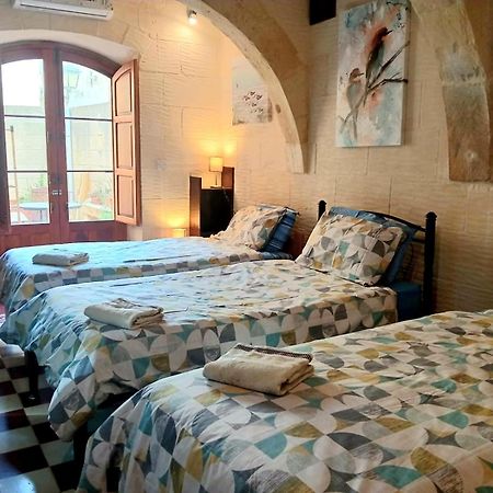 Ta Majsi Farmhouse With Indoor Heated Pool San Lawrenz Exterior foto