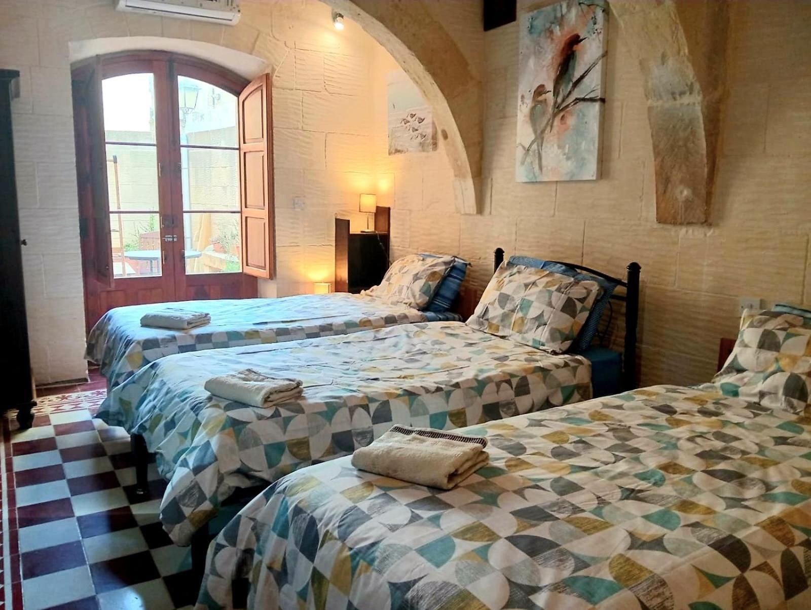 Ta Majsi Farmhouse With Indoor Heated Pool San Lawrenz Exterior foto